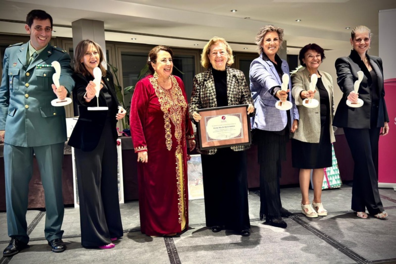 XV Premios Solidarios a la Igualdad de la "Asociación de Mujeres para el Diálogo y la Educación (MDE) XV Premios Solidarios a la Igualdad de la "Asociación de Mujeres para el Diálogo y la Educación (MDE)