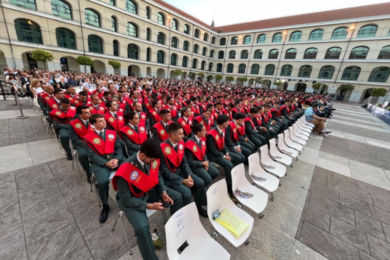 Alumnos que se gradúan de la Guardia Civil Alumnos que se gradúan de la Guardia Civil