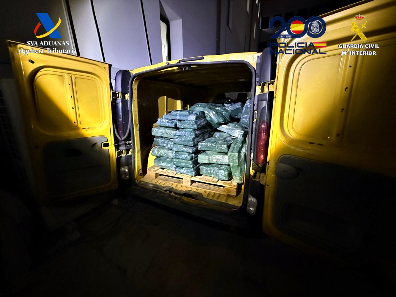 Intervenidas dos toneladas de cocaína escondida entre fruta en el puerto de Valencia