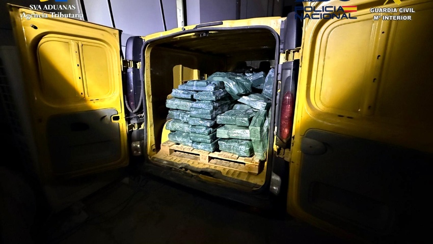 Intervenidas dos toneladas de cocaína escondida entre fruta en el puerto de Valencia