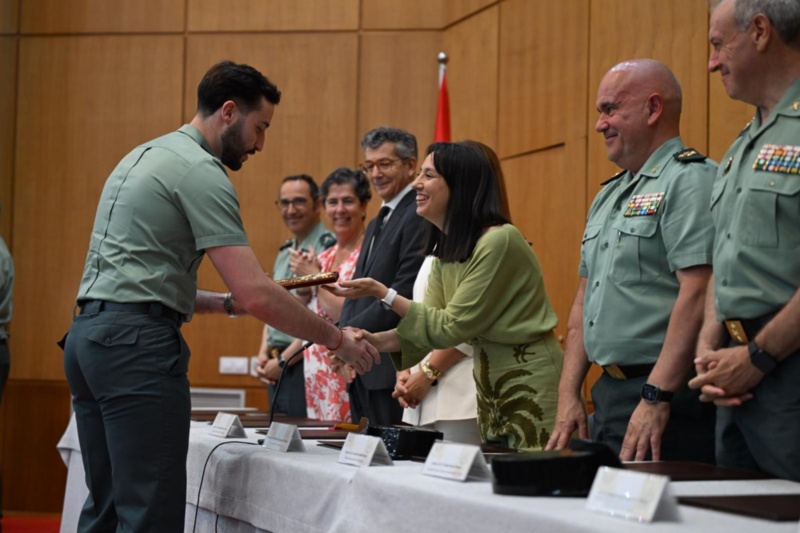 entrega de títulos de los nuevos especialistas de Tráfico de la Guardia Civil entrega de títulos de los nuevos especialistas de Tráfico de la Guardia Civil