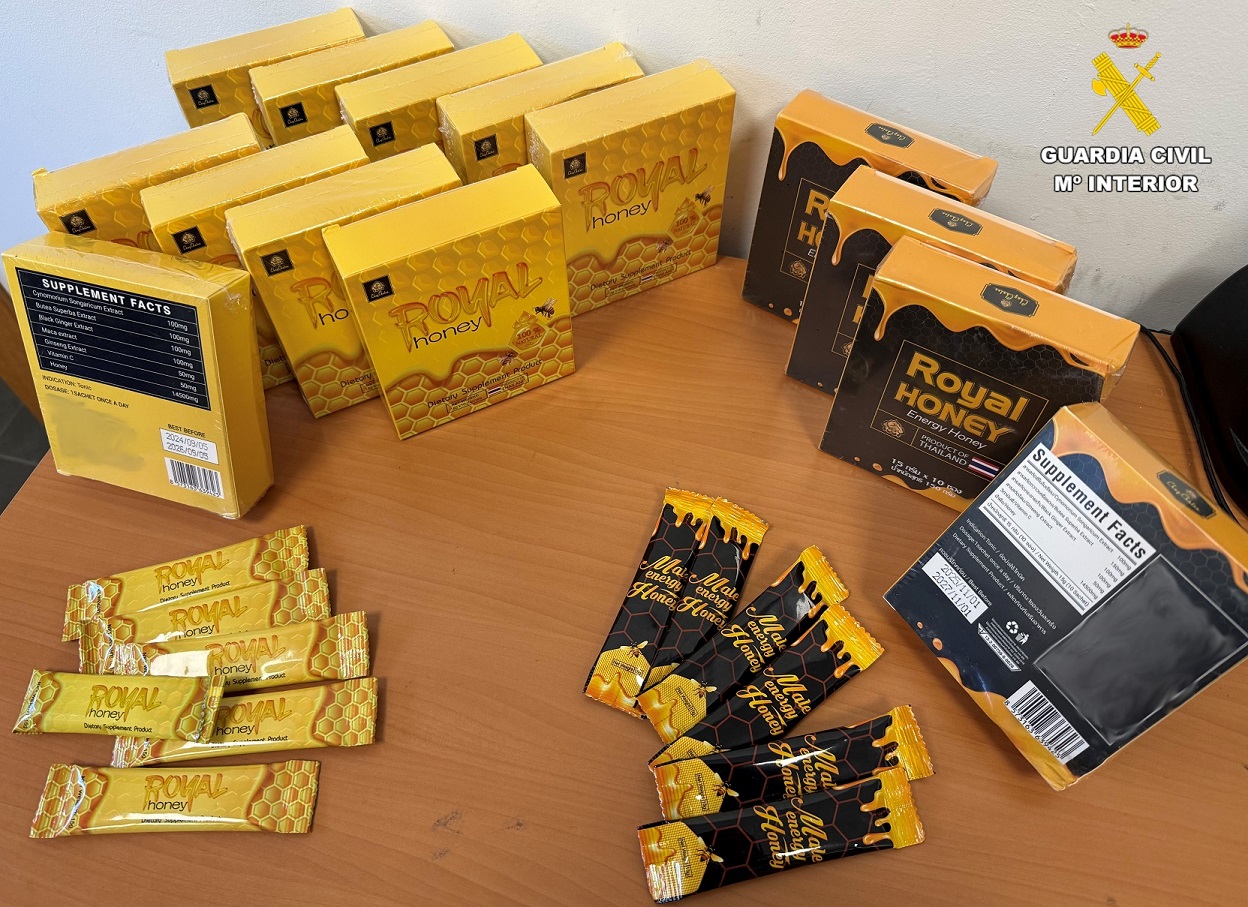 Investigado en Barcelona un hombre por vender oculto en sobres de miel un medicamento sexual
