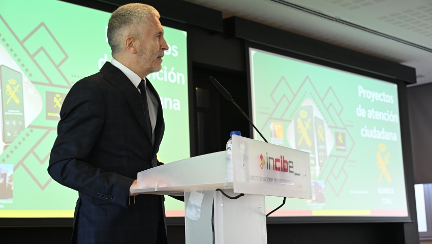 Grande-Marlaska: “La denuncia telemática de la Guardia Civil acerca el cuartel a la ciudadanía donde más se necesita”