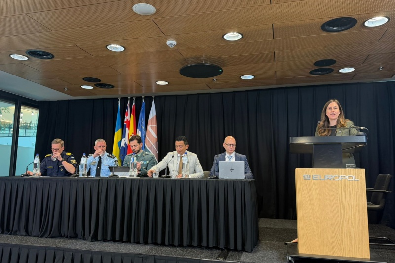 La Guardia Civil participa en la desarticulación de una organización criminal responsable del transporte de estupefacientes con destino Australia La Guardia Civil participa en la desarticulación de una organización criminal responsable del transporte de estupefacientes con destino Australia