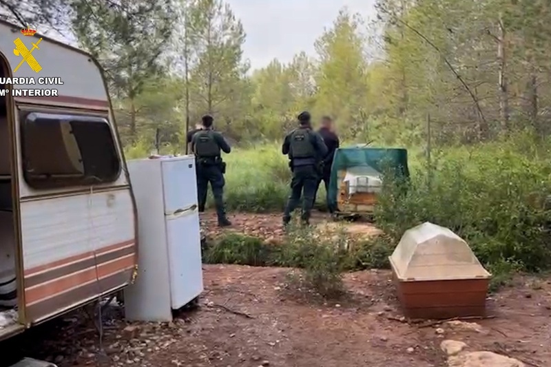 Desarticulada una organización criminal dedicada al robo con fuerza en viviendas habitadas en Ourense Desarticulada una organización criminal dedicada al robo con fuerza en viviendas habitadas en Ourense