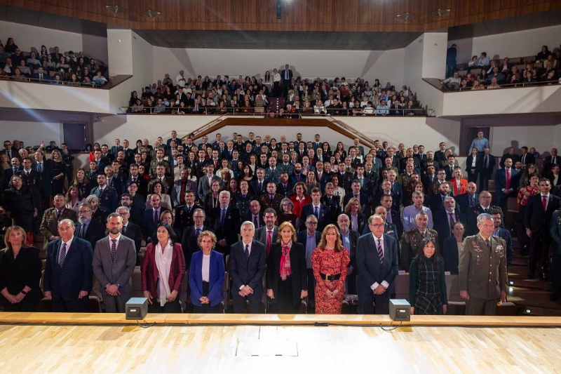 Vista de asistentes al acto de entrega de medalla Mérito de la Protección Civil