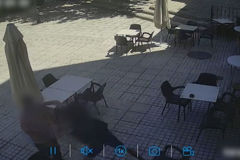Cámara de seguridad en el momento de la agresión Cámara de seguridad en el momento de la agresión