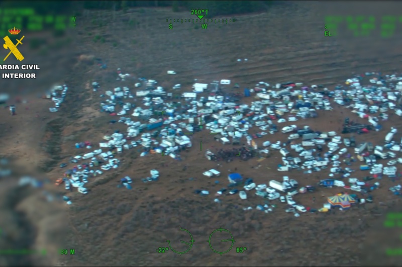 La Guardia Civil detiene a 63 personas relacionadas con una macrofiesta ilegal en Albacete y por participar en unos disturbios contra agentes del Cuerpo La Guardia Civil detiene a 63 personas relacionadas con una macrofiesta ilegal en Albacete y por participar en unos disturbios contra agentes del Cuerpo