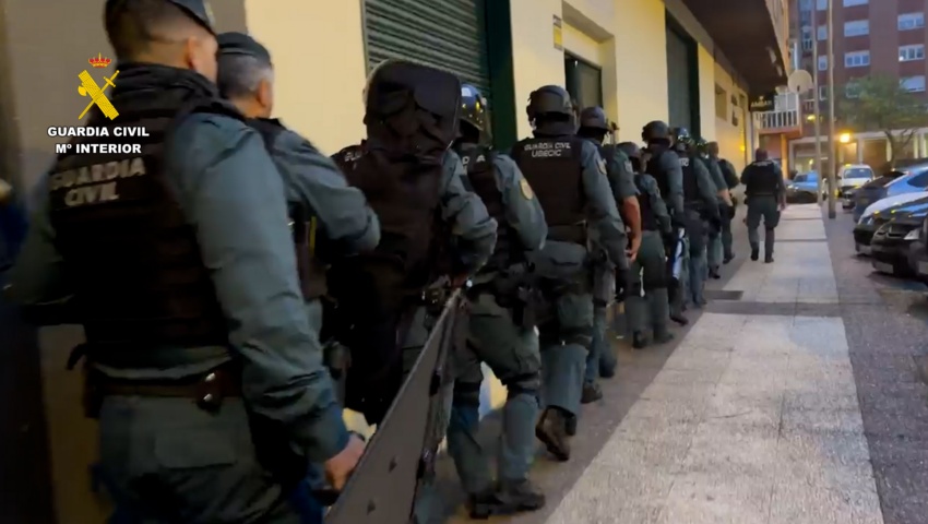 La Guardia Civil detiene a cuatro personas en el País Vasco por estafar más de 400.000 euros invertidos en criptoactivos