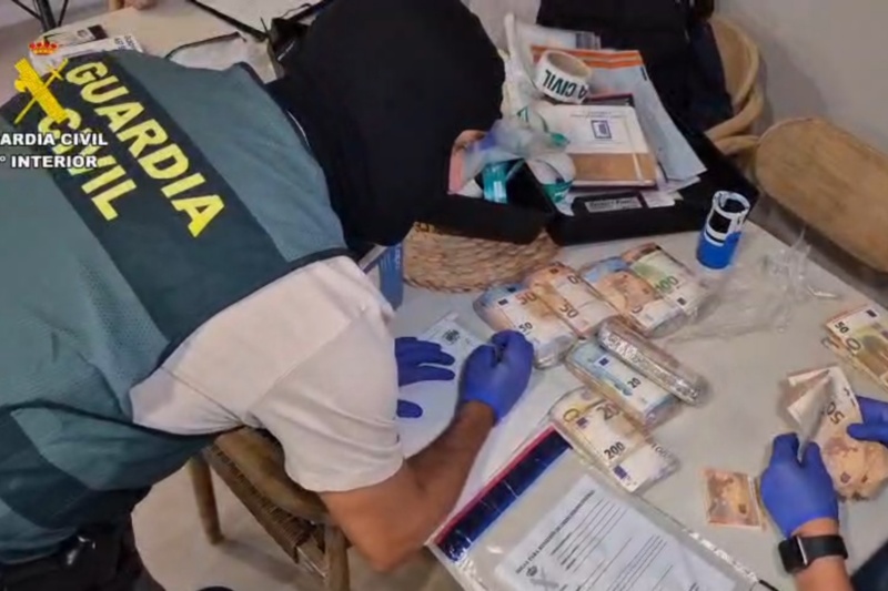 Dinero y efectos intervenidos en la Operación Gecaroni Dinero y efectos intervenidos en la Operación Gecaroni