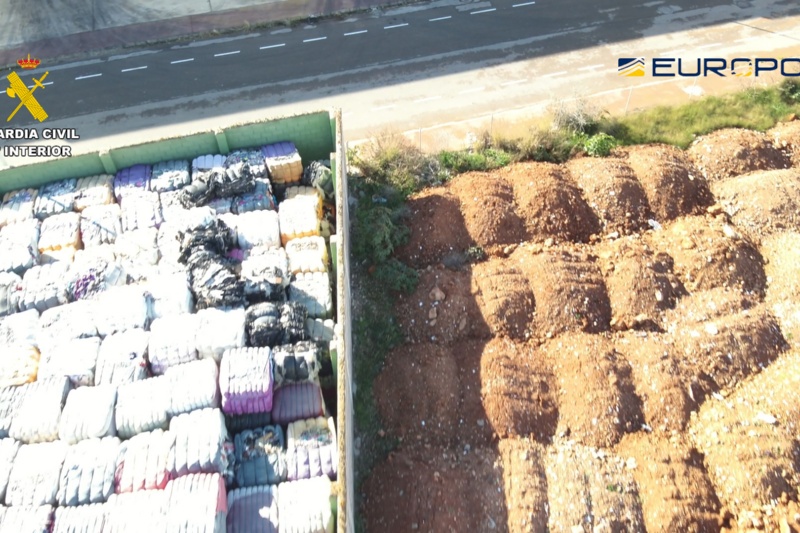 Residuos depositados de forma ilegal en parcelas Residuos depositados de forma ilegal en parcelas