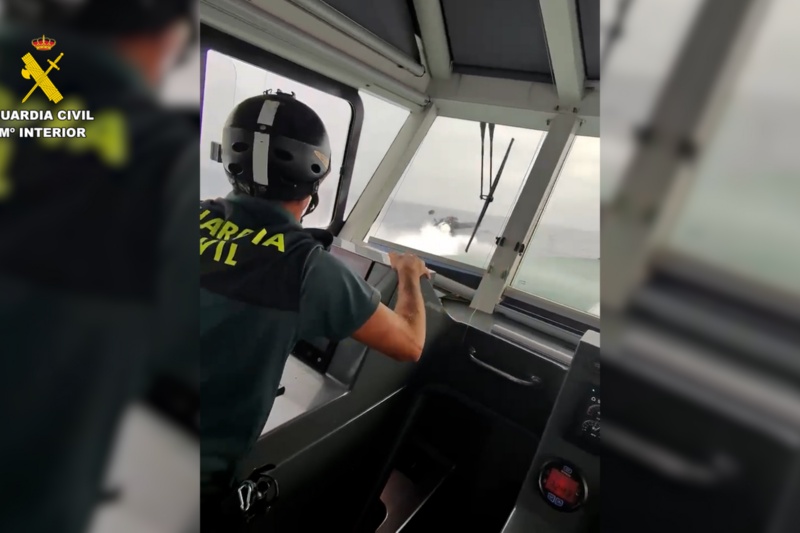 Abortado un alijo que pretendía introducir 21 fardos de hachís por la desembocadura del río Guadalquivir1