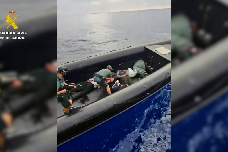 Abortado un alijo que pretendía introducir 21 fardos de hachís por la desembocadura del río Guadalquivir