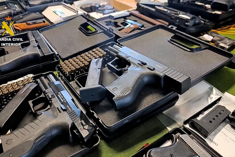 Desarticulada una organización criminal dedicada a la modificación y tráfico de armas de fuego en Sevilla y Tenerife