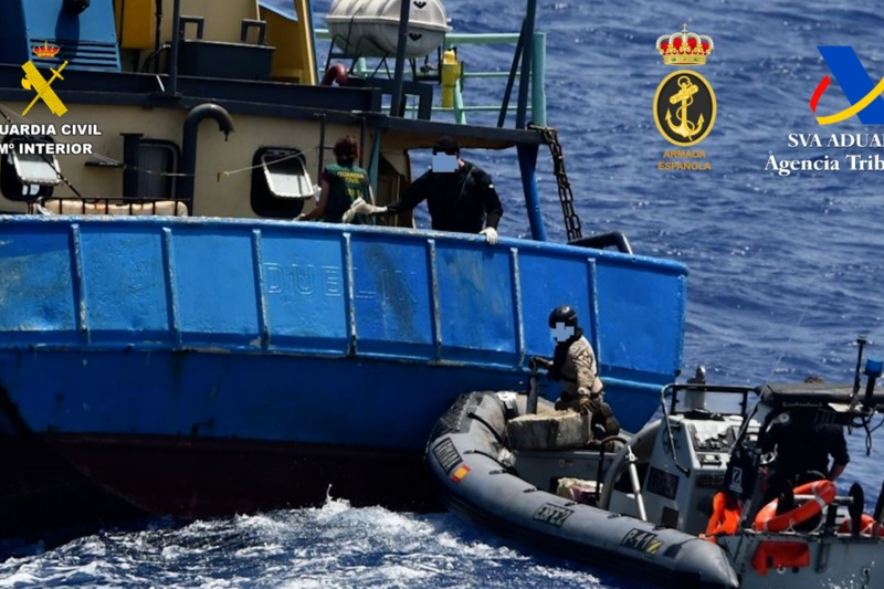 Interceptado un remolcador al oeste de Canarias que transportaba tres toneladas de cocaína