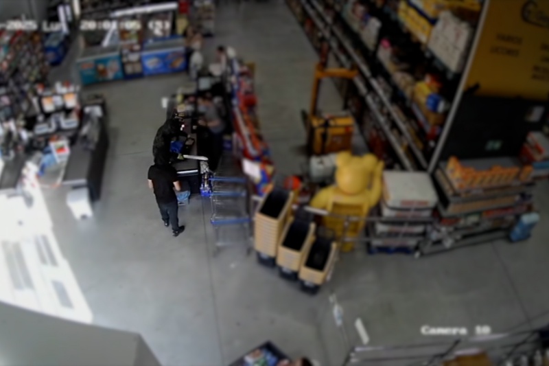 Detenida una banda de atracadores de supermercados que empleaba machetes y fusiles simulados en Málaga