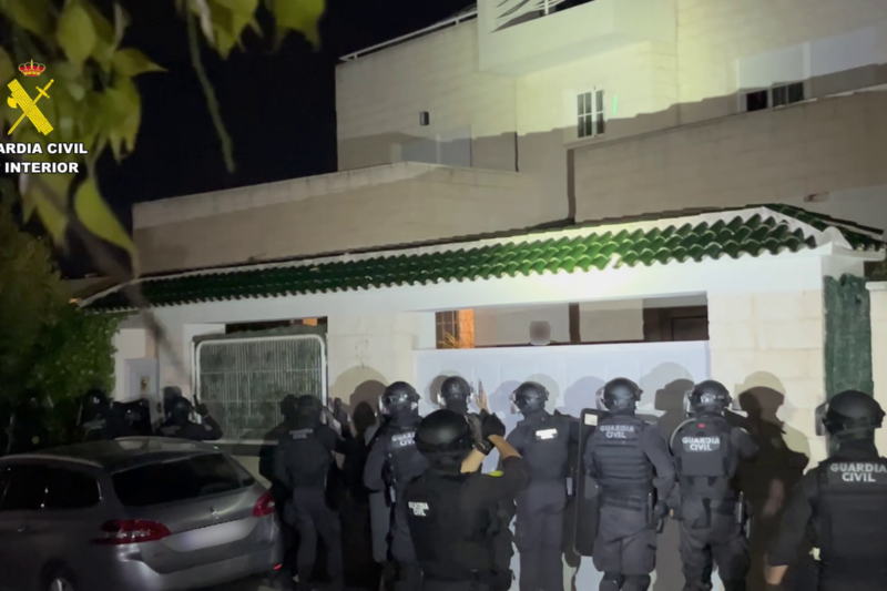 Entrada guardias civiles a la vivienda