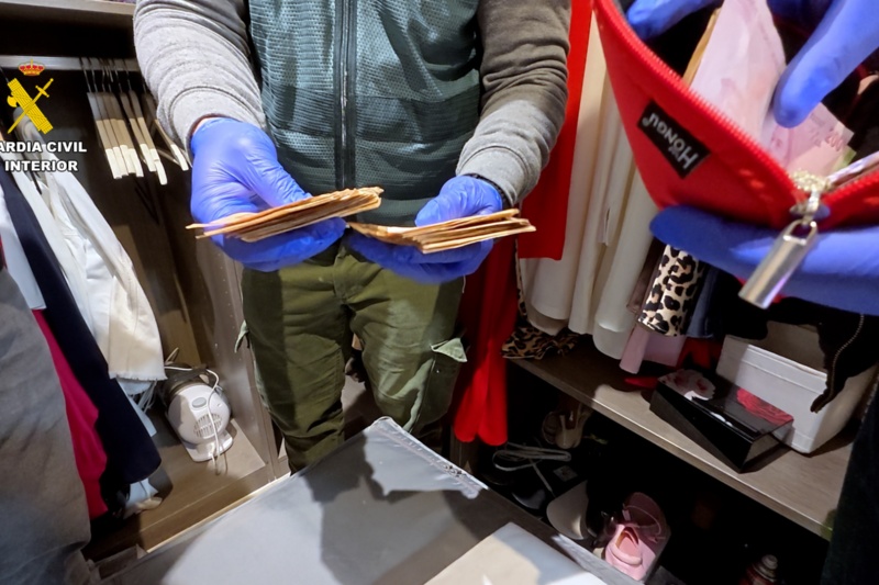 Registro e incautación de dinero Registro e incautación de dinero