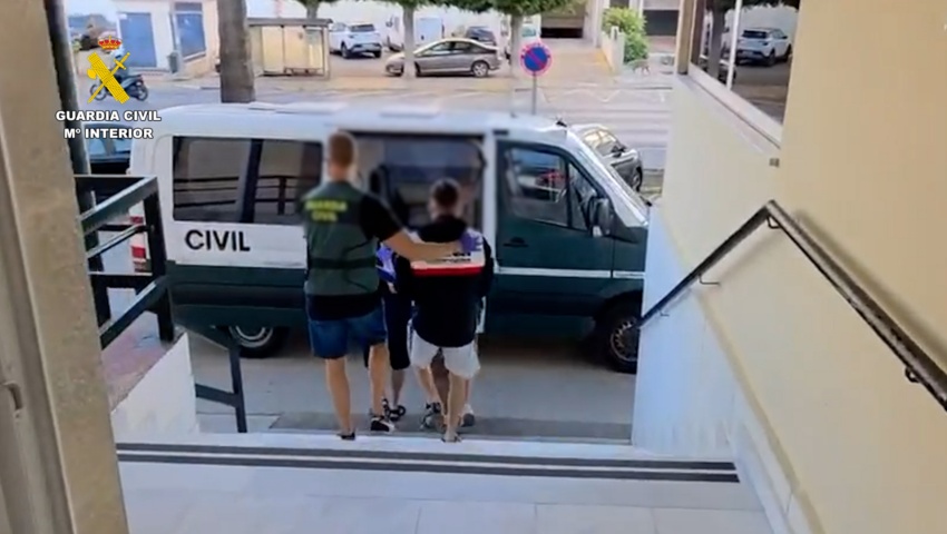 La Guardia Civil desmantela en Cádiz una guardería logística del narcotráfico y se incauta de más de 10.000 litros de combustible