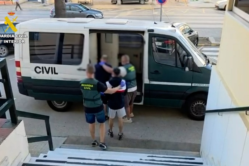 Personas detenidas como presuntos autores de delitos de contrabando, tenencia de sustancias explosivas o inflamables y pertenencia a organización criminal