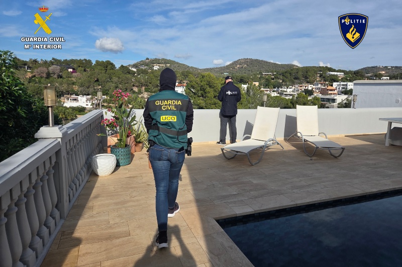 Detenidos tres miembros de una familia dedicada a realizar envíos internacionales de droga