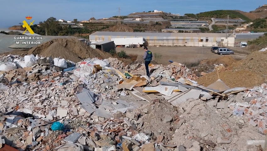 Investigadas 12 personas por el vertido ilegal de más de 160.000 toneladas de residuos de obras en Málaga