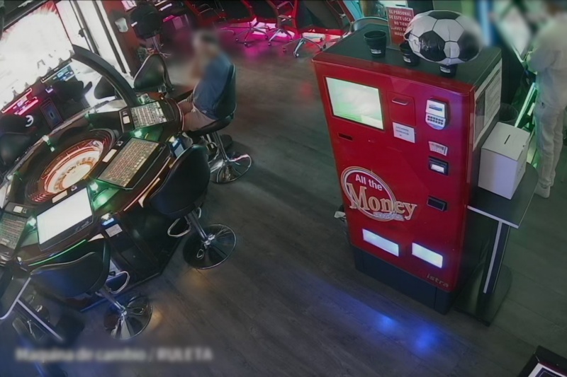 Detenidas siete personas que robaban a plena luz del día en un salón de juegos de Toledo