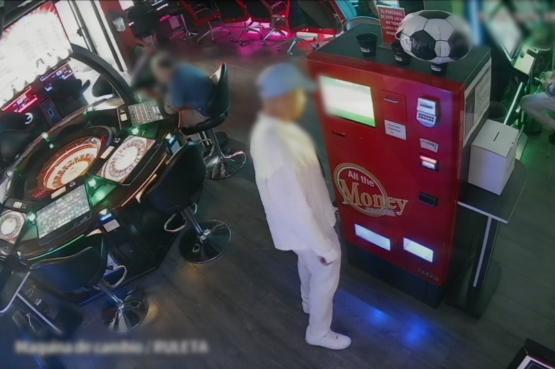 Detenidas siete personas que robaban a plena luz del día en un salón de juegos de Toledo