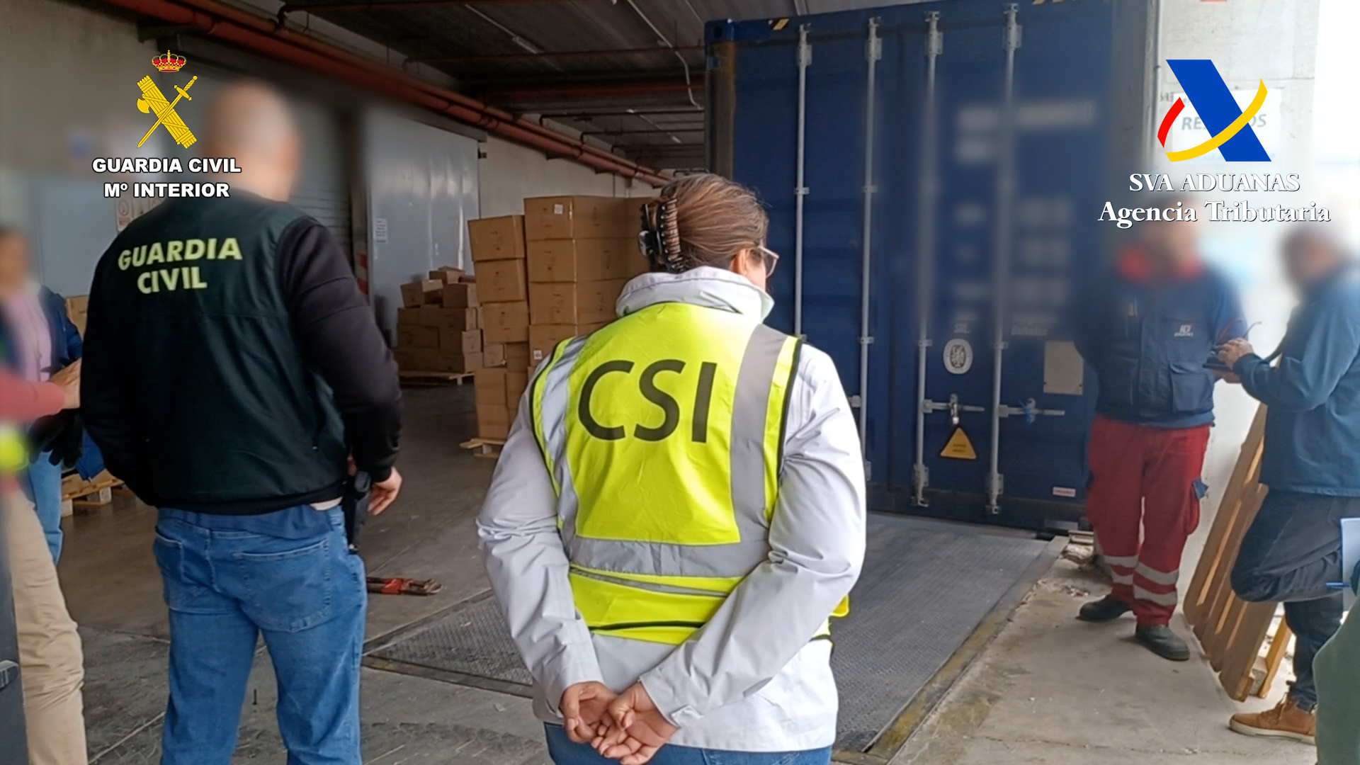 Recuperados 21 vehículos de alta gama sustraídos ocultos en contenedores en el puerto de Valencia