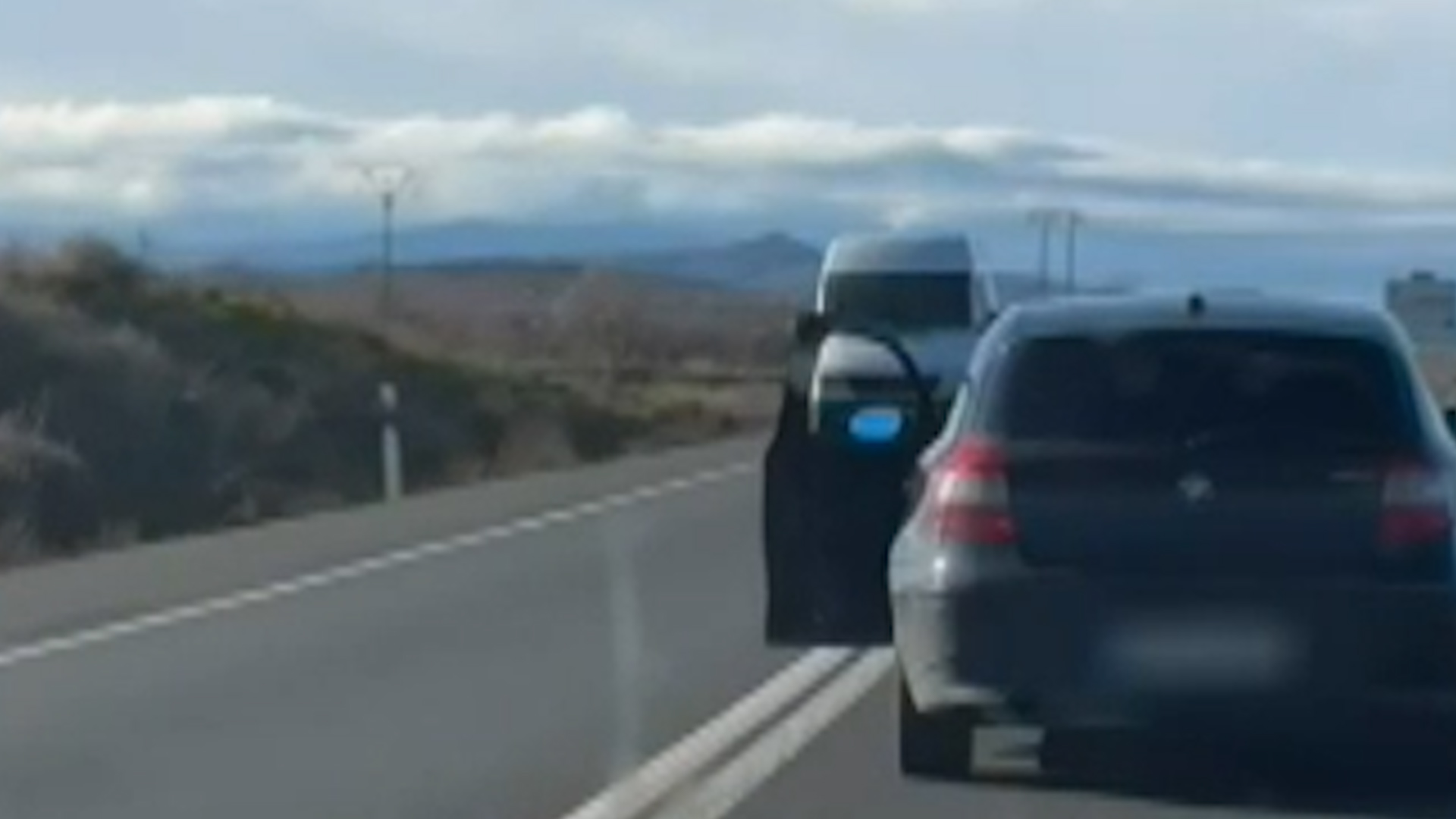 Investigado por conducir de forma temeraria y amenazar a otro vehículo