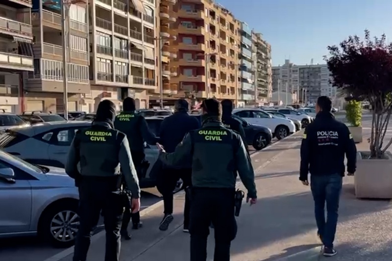 Detenidas en Cataluña dos organizaciones criminales con capacidad para distribuir 100 kilos de cocaína al mes e introducir droga y móviles en un centro penitenciario
