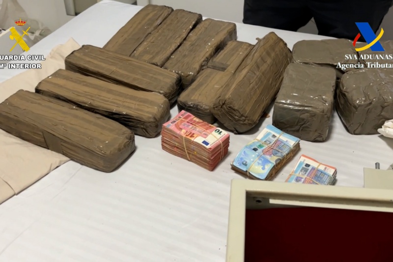 Detenidas 44 personas e incautadas cerca de cinco toneladas de hachís en un operativo desde el Campo de Gibraltar hasta el río Guadiana