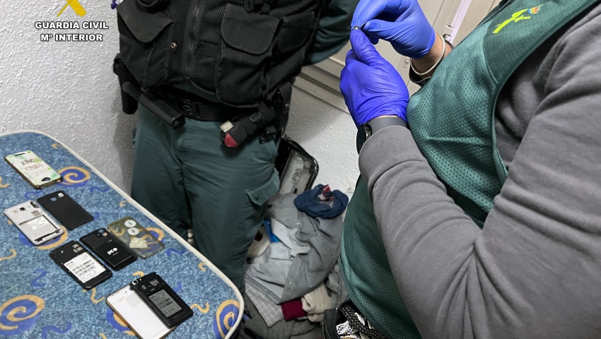 Detenida una trama acusada de estafar casi 1,6 millones de euros por internet