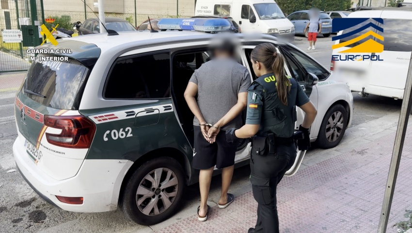 Detenidas 14 personas por favorecer la migración irregular entre Argelia y España