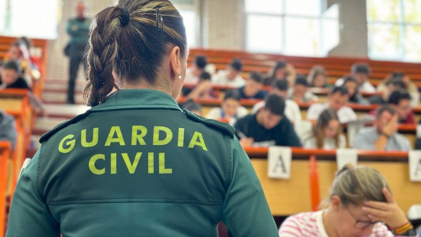 Cerca de 28.000 personas opositan este sábado a una de las 3.118 plazas ofertadas para ingresar en la Guardia Civil