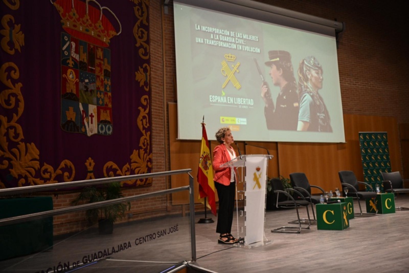 La Guardia Civil aborda la evolución de la incorporación de la mujer en unas jornadas celebradas en Guadalajara