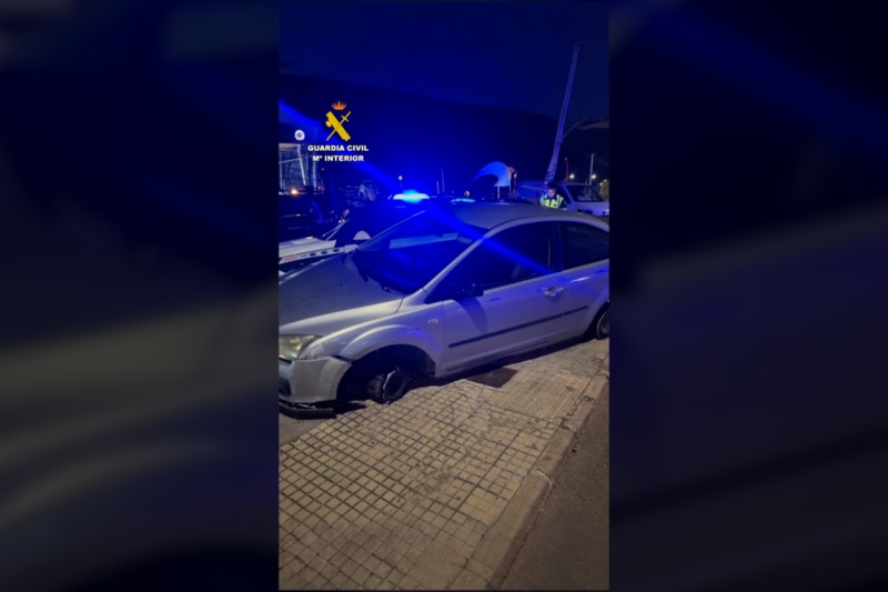 Investigada una persona por circular sin dos de las ruedas de su vehículo en Mallorca