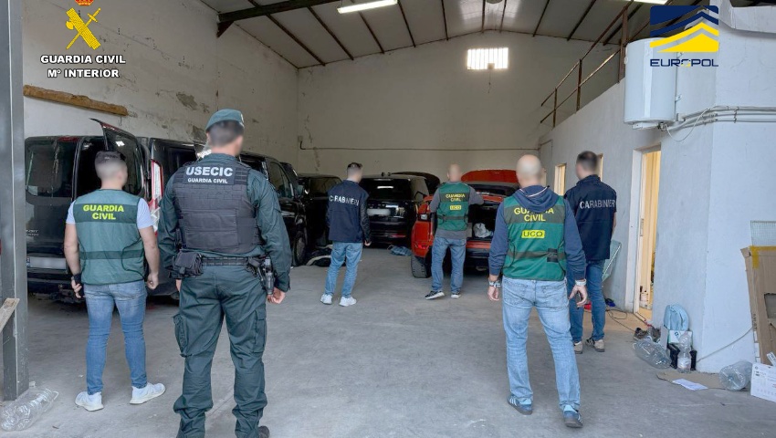 Nueve detenidos de una organización criminal especializada en el robo de vehículos de lujo para su venta en Oriente Medio