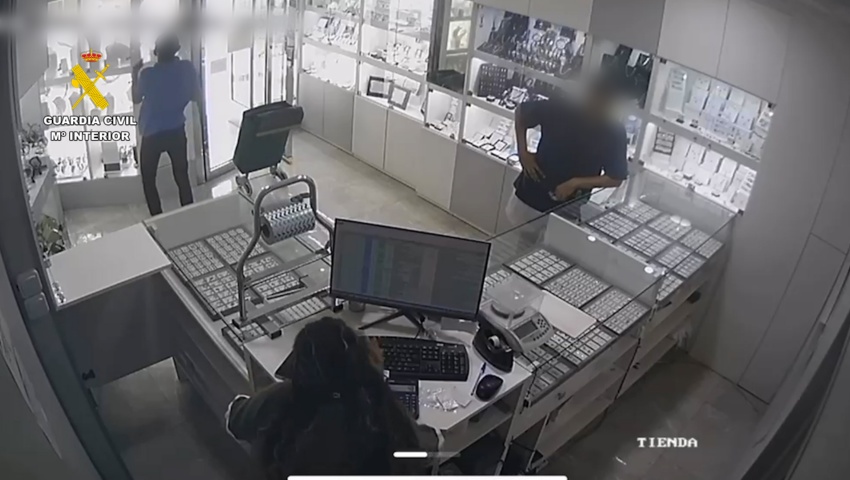 Detenidas dos personas que asaltaron una joyería en Águilas (Murcia)