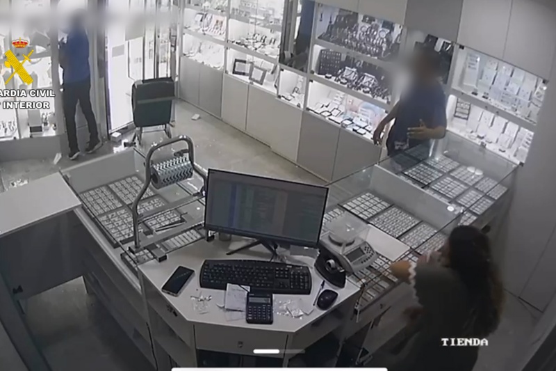 Captura de pantalla del vídeo de seguridad de la joyería