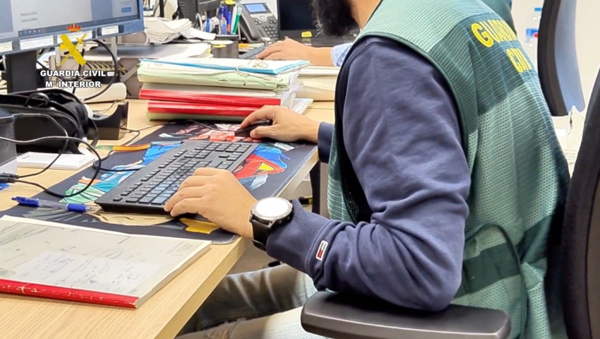 Investigadas 15 personas por fraudes que ascienden a 393.000 euros mediante smishing y vishing