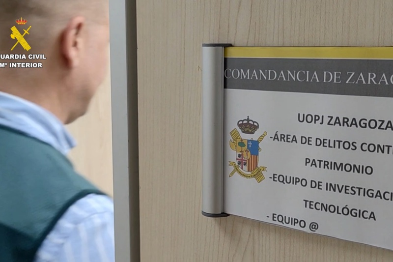 Investigadas 15 personas por fraudes que ascienden a 393.000 euros mediante smishing y vishing Investigadas 15 personas por fraudes que ascienden a 393.000 euros mediante smishing y vishing