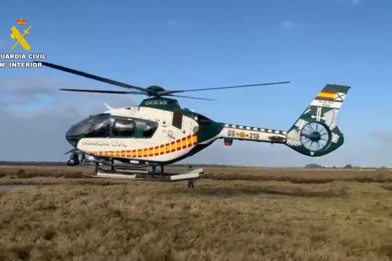 Detenidas infraganti diez personas al intentar descargar 3,5 toneladas de hachís en la costa de Huelva