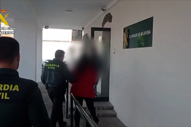 Detenidas dos personas por sustraer un bebé en Navalmoral de la Mata (Cáceres) Detenidas dos personas por sustraer un bebé en Navalmoral de la Mata (Cáceres)