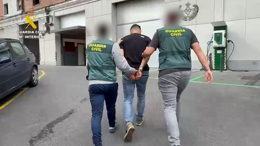Detenidas 10 personas por estafar cerca de 300.000 euros mediante la compraventa de mercancía