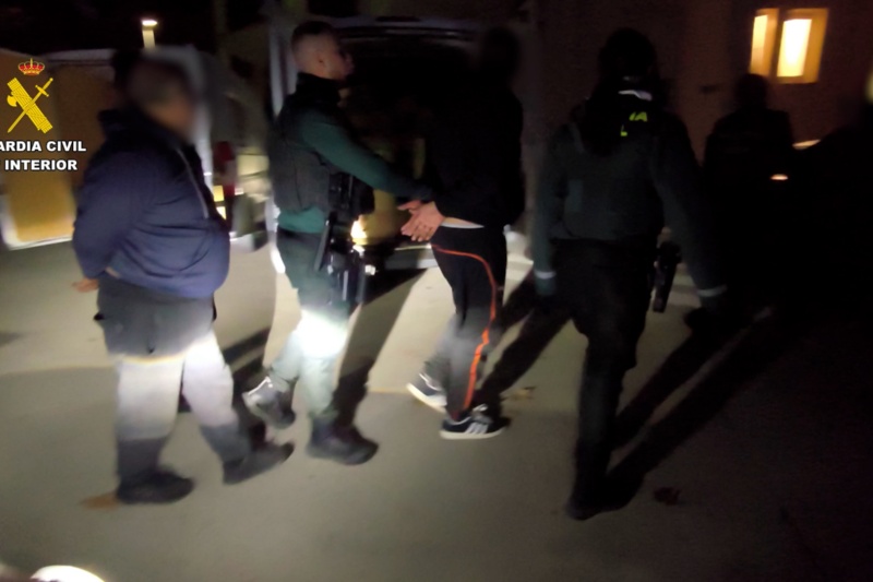Detenidas tres personas e incautados 4.200 kilogramos de hachís en Alicante