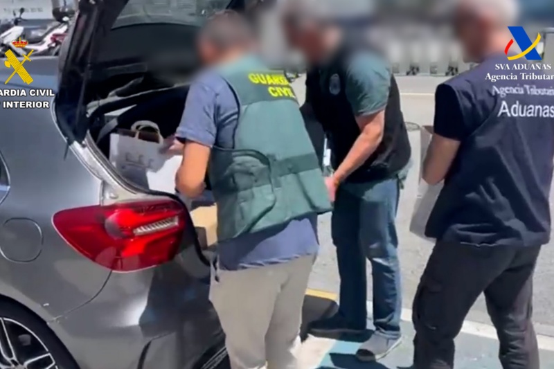 Desarticulada una organización criminal que eludía el pago del IVA en la venta ‘online’ de teléfonos móviles