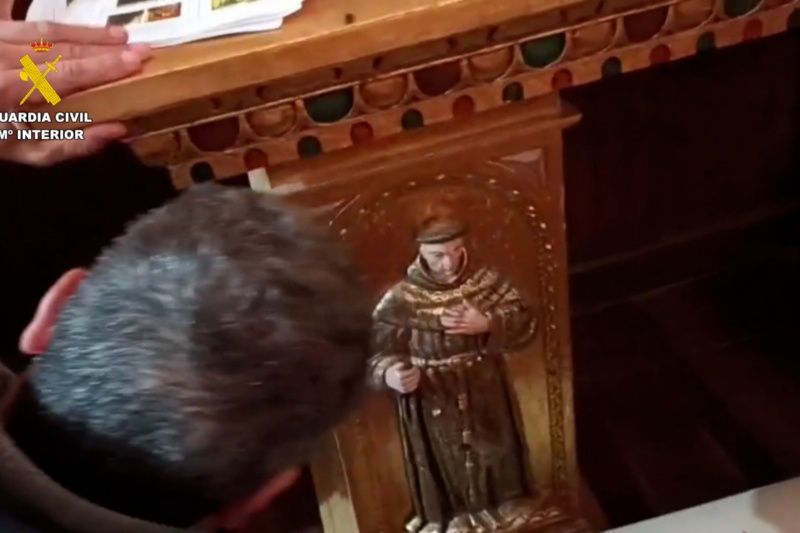 Detenidas tres personas por apropiación indebida y receptación de piezas de patrimonio histórico