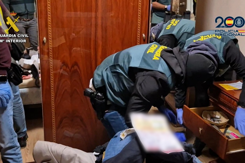 Desarticulada una organización criminal internacional que introducía migrantes de manera irregular y empleaba laboralmente Desarticulada una organización criminal internacional que introducía migrantes de manera irregular y empleaba laboralmente