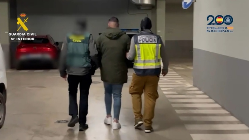Desmantelada una organización criminal dedicada al tráfico de armas de guerra que contaba con una galería de tiro subterránea